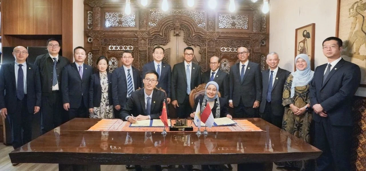 Lyu Zexiang Meets with Darmawan Prasodjo, President Director of PLN