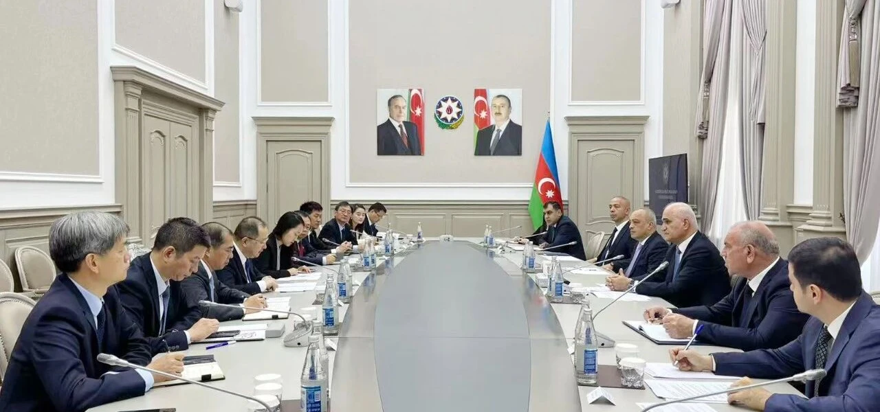 Xu Lu Meets with Azerbaijani Deputy Prime Minister Shahin Mustafayev