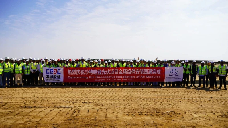 Todos os Módulos do Projeto Fotovoltaico Haden na Arábia Saudita Instalados
